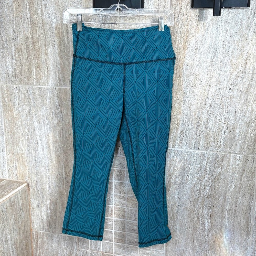 Lucy crop leggings, size Large